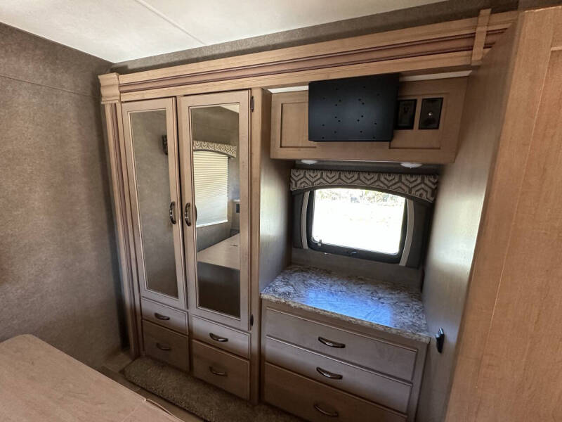 2020 Thor Motor Coach Chateau