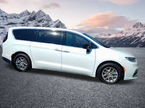 2026 Chrysler Pacifica Select