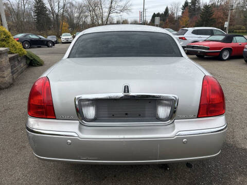 2003 Lincoln Town Car Cartier
