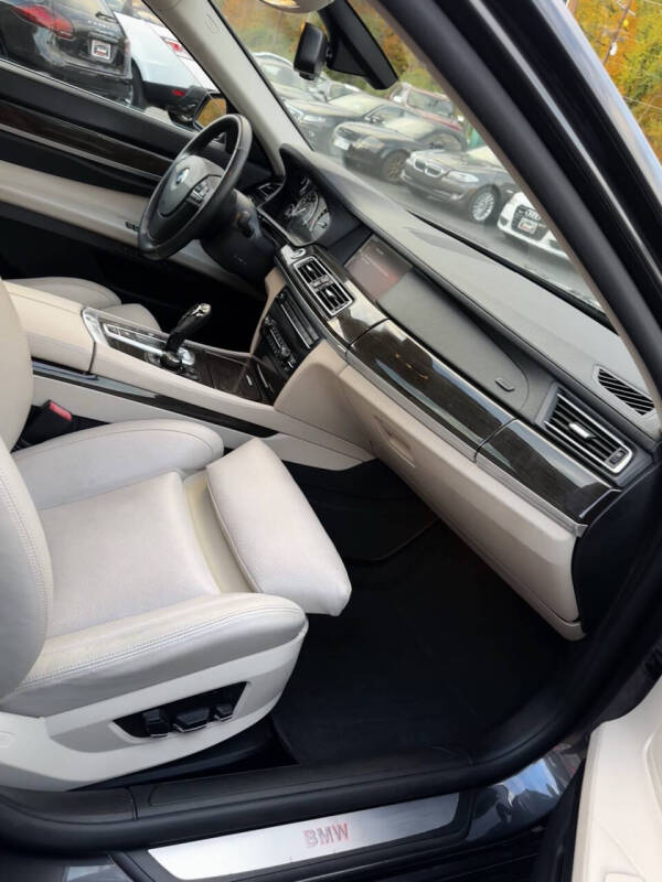 2011 BMW 7 Series 750i xDrive