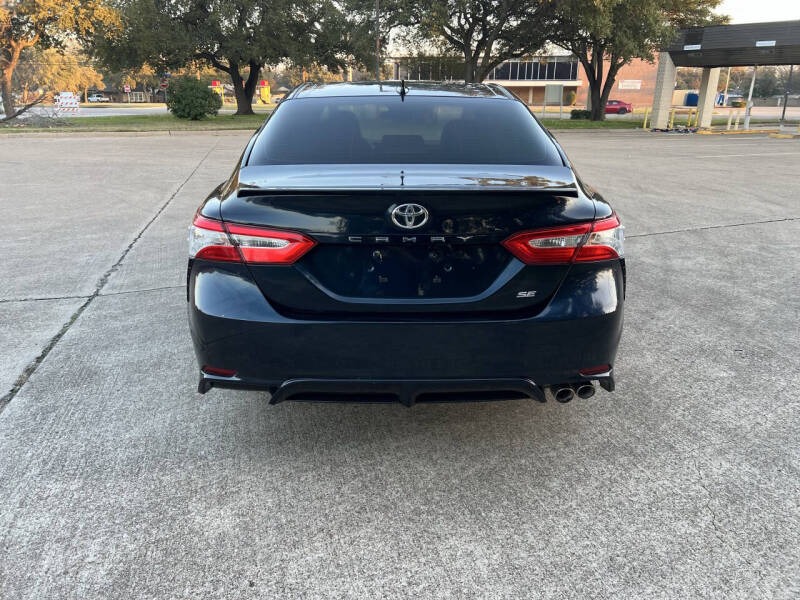 2020 Toyota Camry SE Nightshade