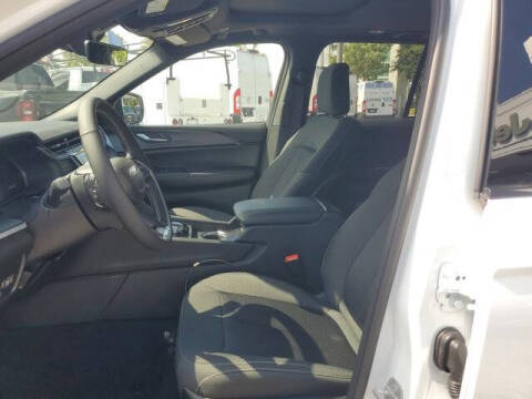 2025 Jeep Grand Cherokee Laredo X