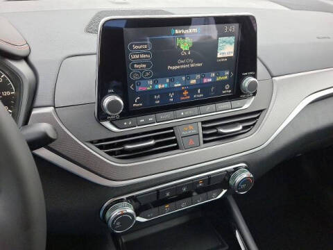 2025 Nissan Altima 2.5 SR