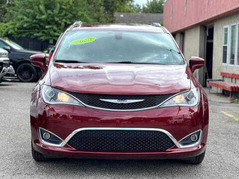 2020 Chrysler Pacifica Touring L