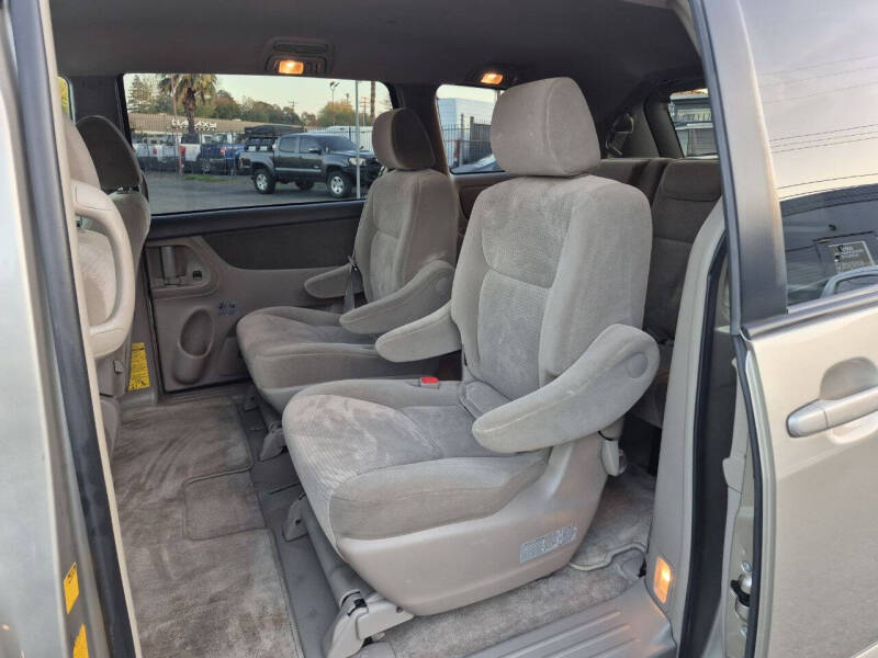 2007 Toyota Sienna LE 7-Passenger