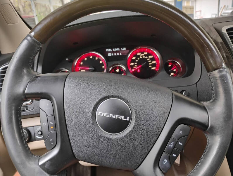 2011 GMC Acadia Denali