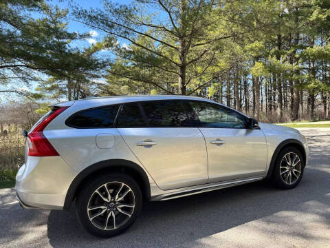 2015 Volvo V60 Cross Country T5