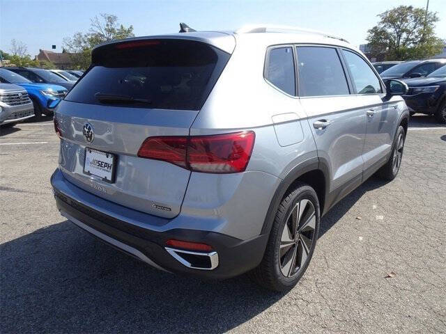 2024 Volkswagen Taos SE 4Motion