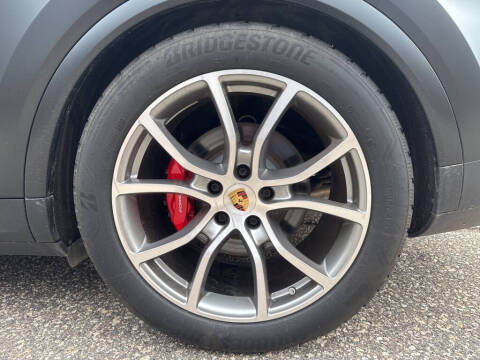 2024 Porsche Cayenne S