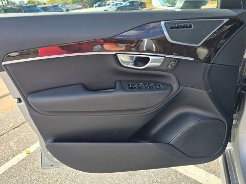 2019 Volvo XC90 T6 Momentum