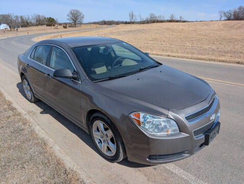 2011 Chevrolet Malibu for sale at Arrow Motor Co. in New London MN