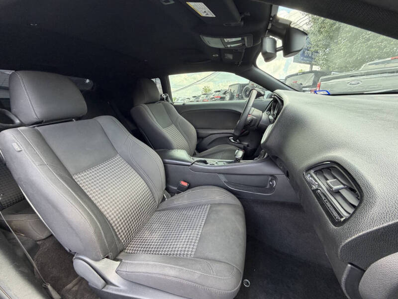2019 Dodge Challenger SXT
