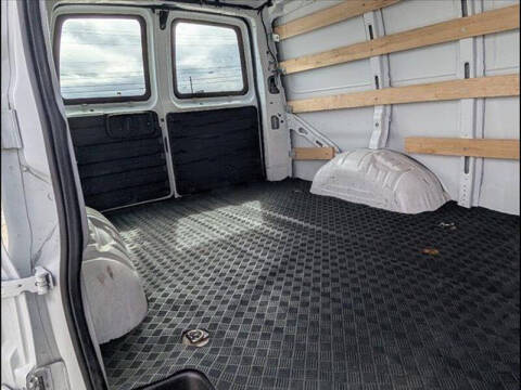 2023 Chevrolet Express 2500