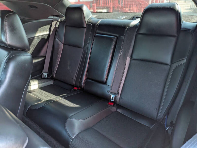 2015 Dodge Challenger SXT Plus