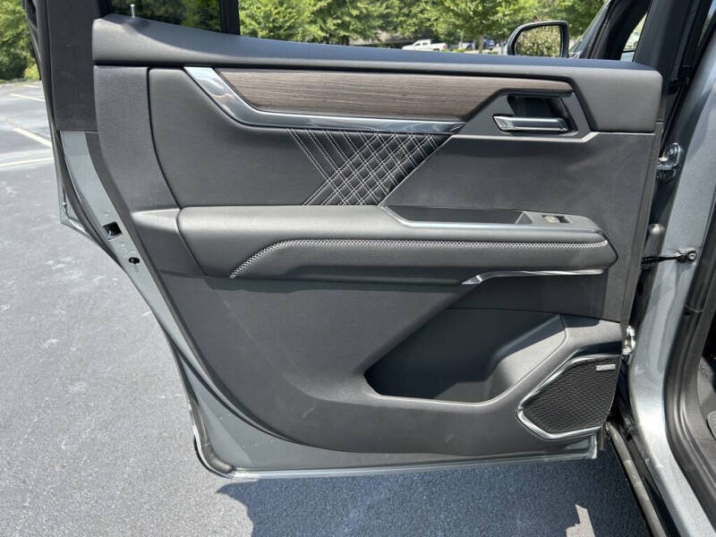 2025 GMC Acadia Denali