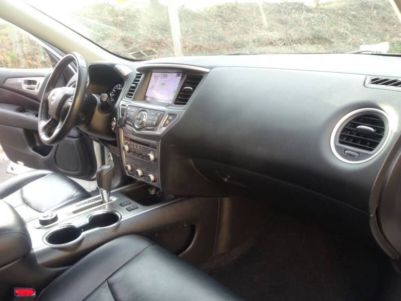 2018 Nissan Pathfinder SL