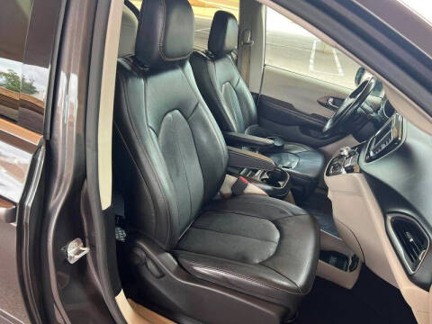 2019 Chrysler Pacifica Touring L