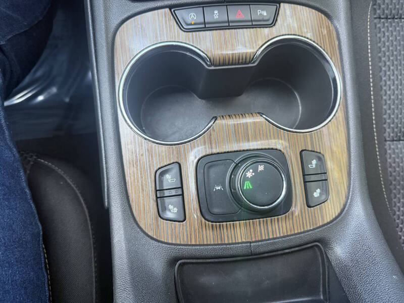 2022 GMC Acadia SLE