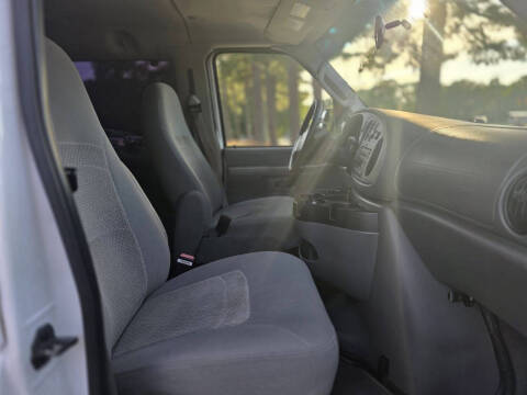 2006 Ford E-Series E-350 SD XLT