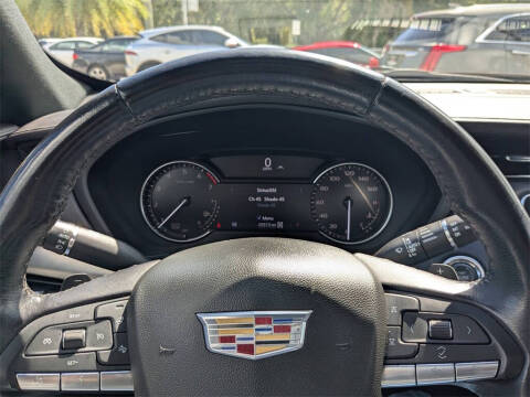 2023 Cadillac XT4 Premium Luxury