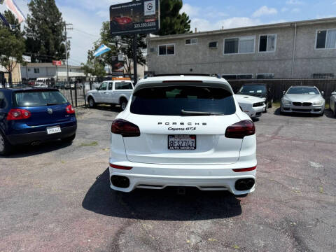 2016 Porsche Cayenne GTS