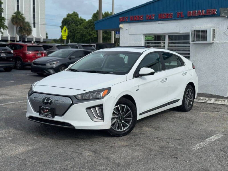 2020 Hyundai IONIQ Limited's photo
