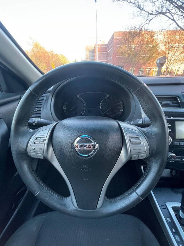 2015 Nissan Altima SV photo 31