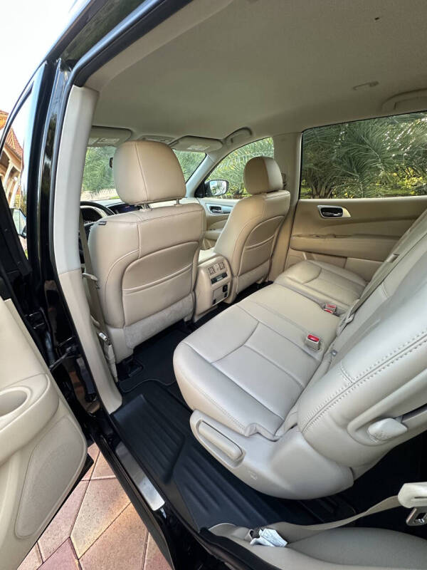 2017 Nissan Pathfinder SL