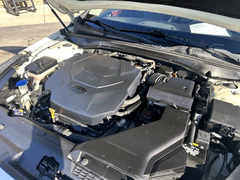 2017 Kia Cadenza Premium