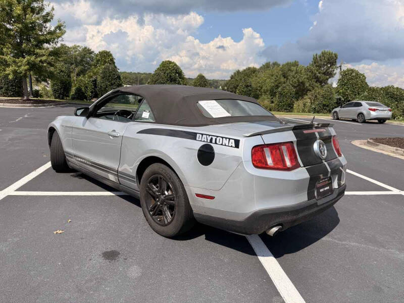 2011 Ford Mustang V6