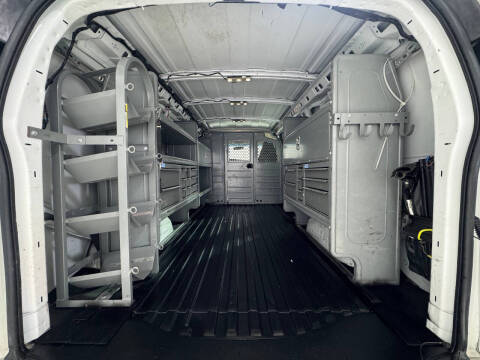 2017 GMC Savana 2500