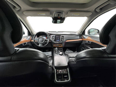 2016 Volvo XC90 T8 eAWD Inscription