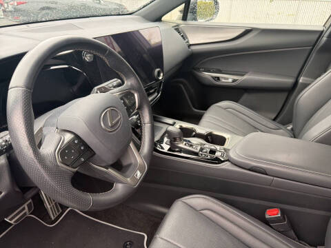2024 Lexus NX 450h+ F SPORT Handling