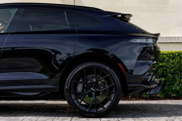 2025 Aston Martin DBX 707