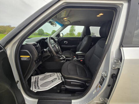 2016 Kia Soul +