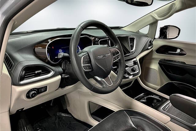 2023 Chrysler Pacifica Plug-In Hybrid Limited