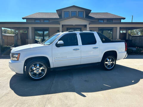 2007 Chevrolet Avalanche for sale at Car Country in Clute TX