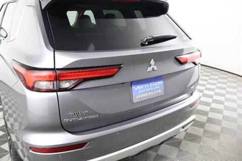 2022 Mitsubishi Outlander SE