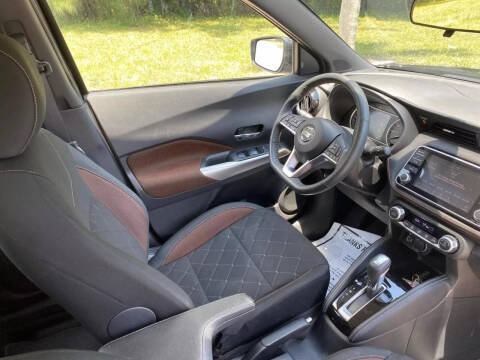 2020 Nissan Kicks SR