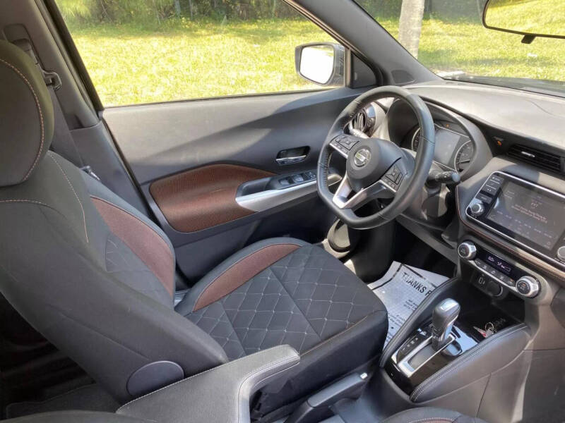 2020 Nissan Kicks SR