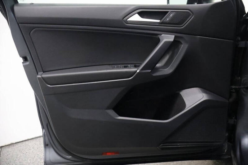 2020 Volkswagen Tiguan SE R-Line Black