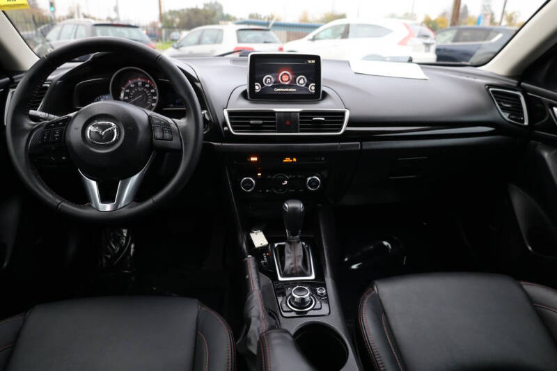 2016 Mazda MAZDA3 i Grand Touring
