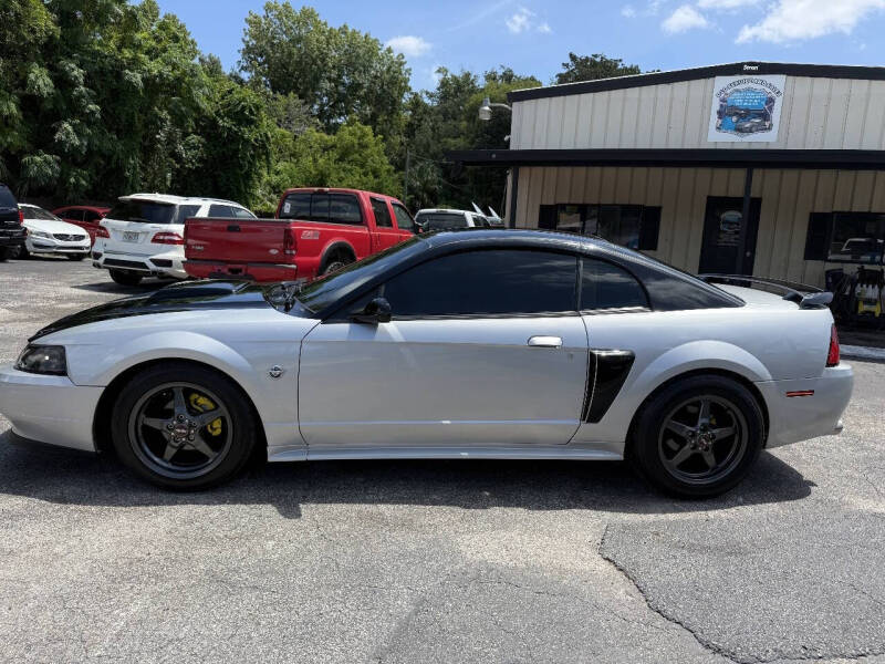 2004 Ford Mustang GT Deluxe