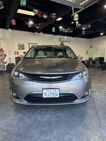 2018 Chrysler Pacifica Hybrid Touring Plus