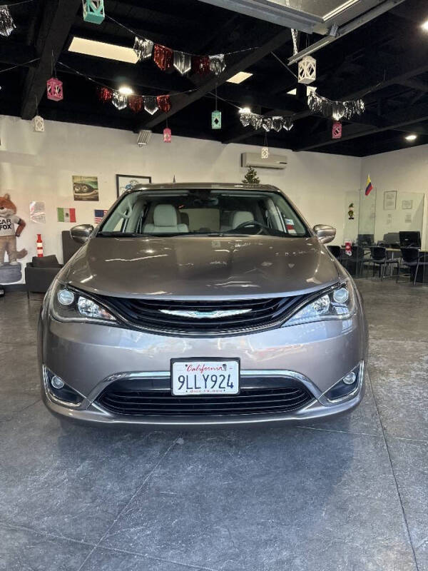 2018 Chrysler Pacifica Hybrid Touring Plus