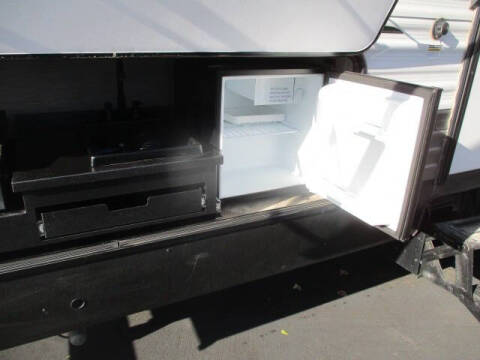 2022 Forest River Puma 32BHQS