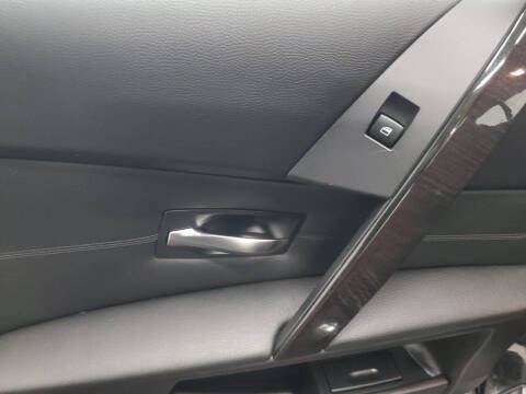 2004 BMW 5 Series 525i