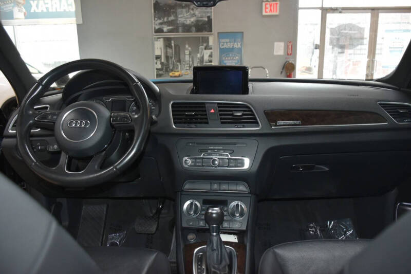 2015 Audi Q3 2.0T quattro Prestige