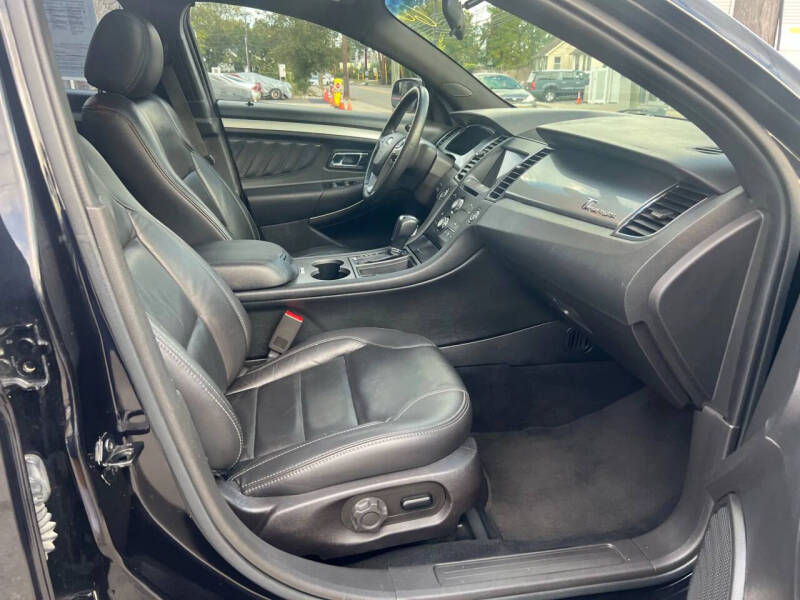 2019 Ford Taurus SEL