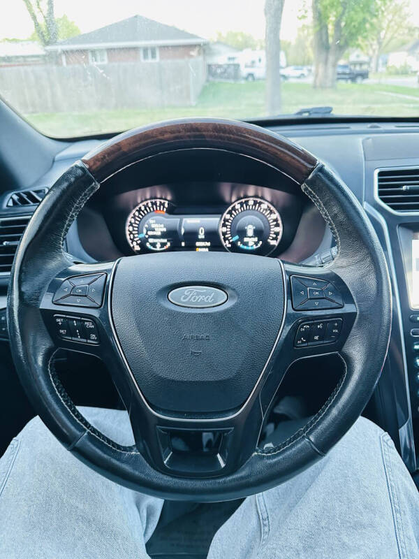 2017 Ford Explorer Platinum